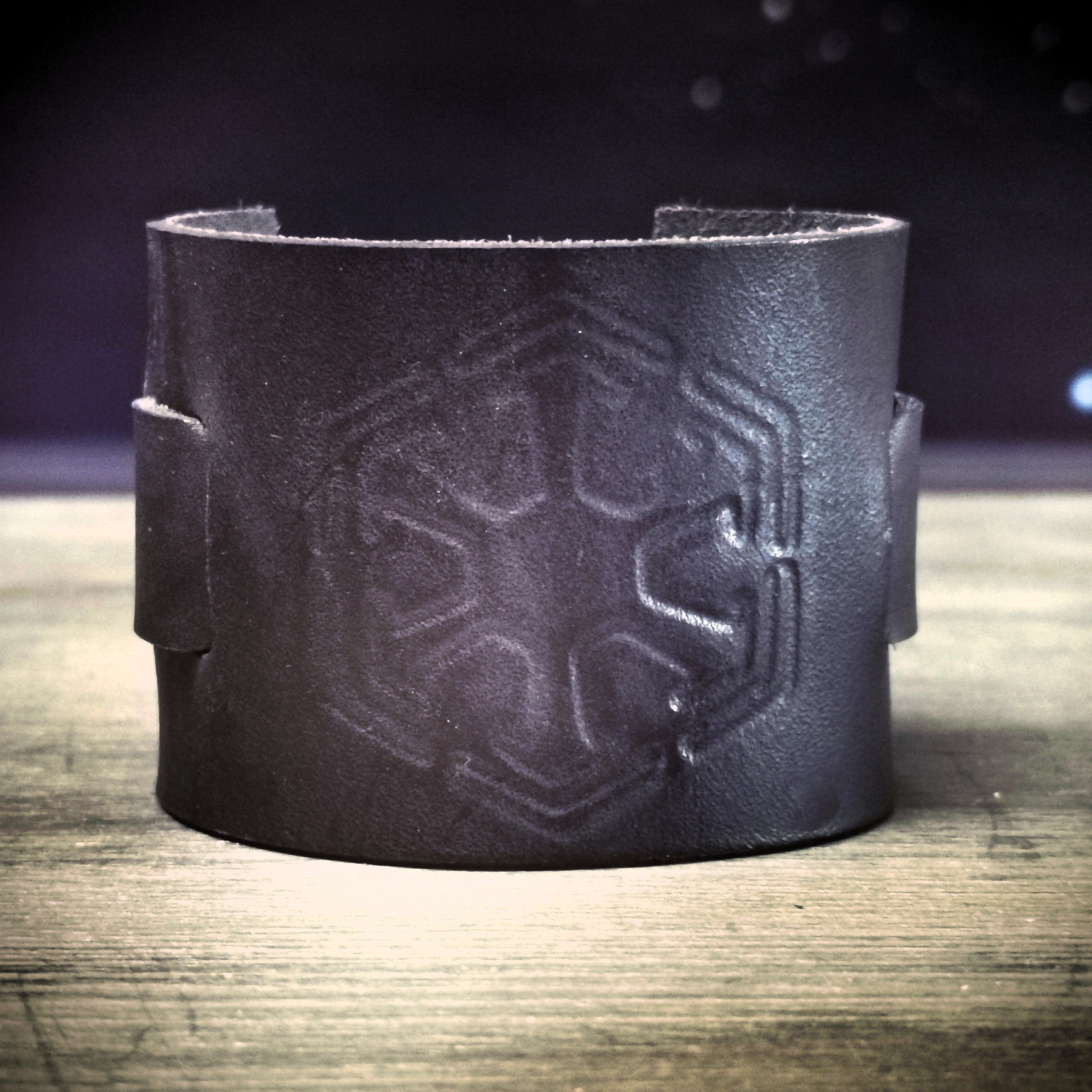 Bracelet de force — Equipement — Adegan's Armory